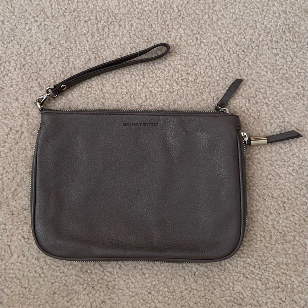 Banana Republic Gray Leather Expandable Women’s Clutch/Wristlet